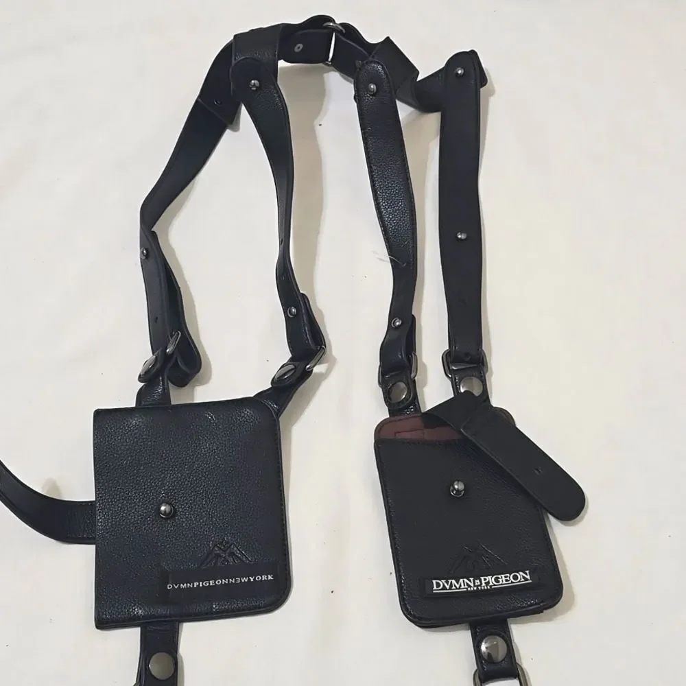 Black‎ Key and Card Holder with Functional Design